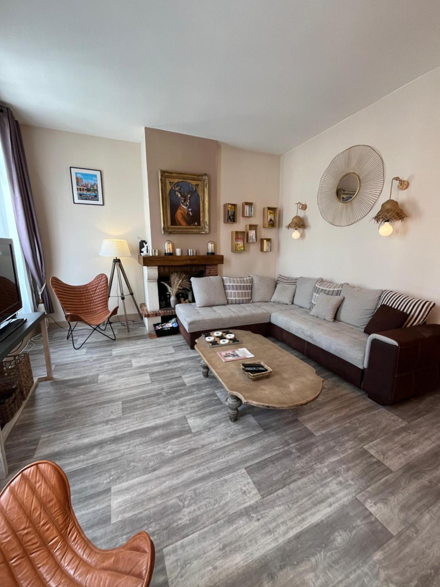 Cote Chateau - Grand Appartement Au Coeur De Blois Bagian luar foto