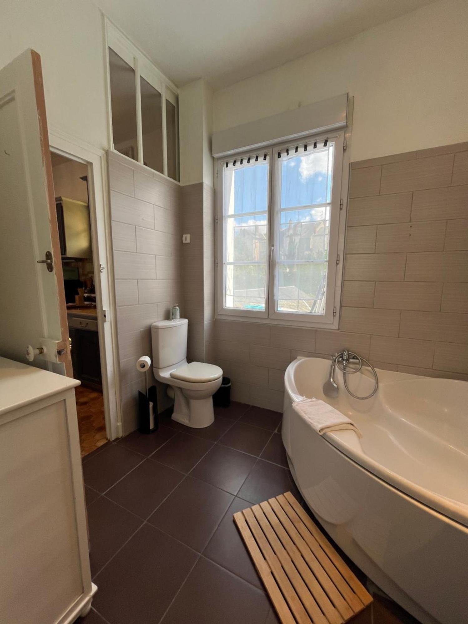 Cote Chateau - Grand Appartement Au Coeur De Blois Bagian luar foto