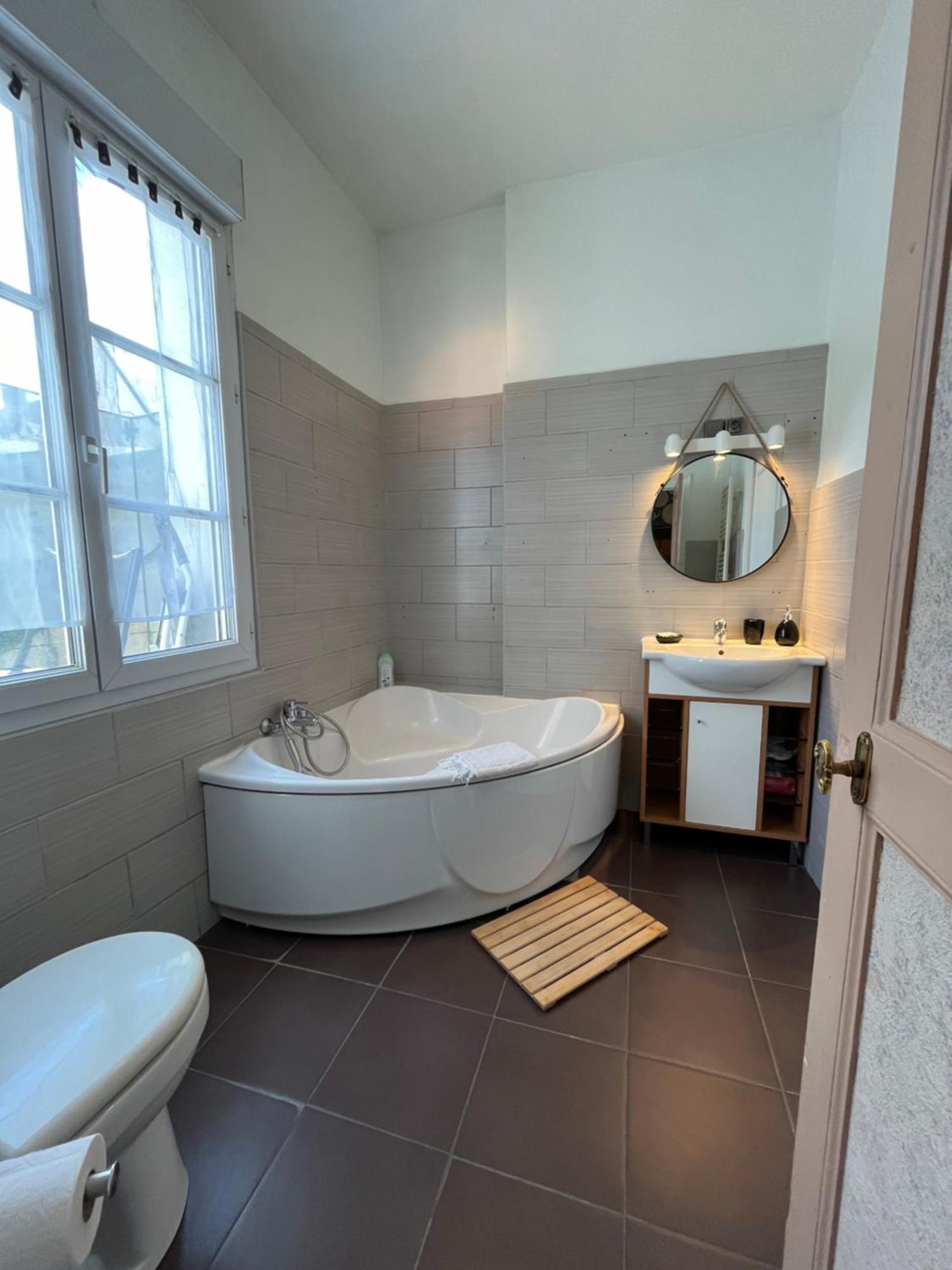 Cote Chateau - Grand Appartement Au Coeur De Blois Bagian luar foto